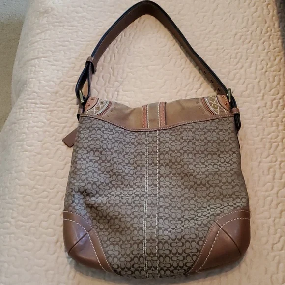 Coach bucket bag. Brown and tan suede. - Picture 4 of 6